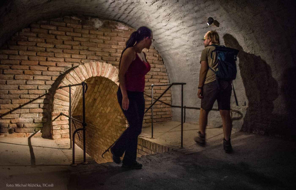 Přenosná úniková hra: Ideální program pro firemní akce v Praze i Brně